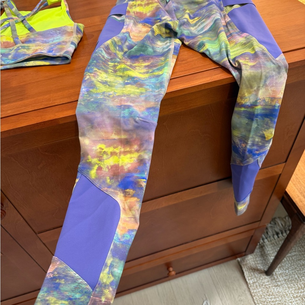 Colorful Lululemon leggings + bra set - Picture 2 of 8